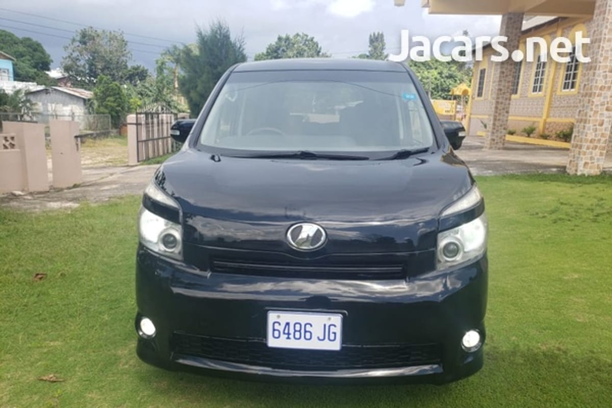 Toyota Voxy 2,0L 2009