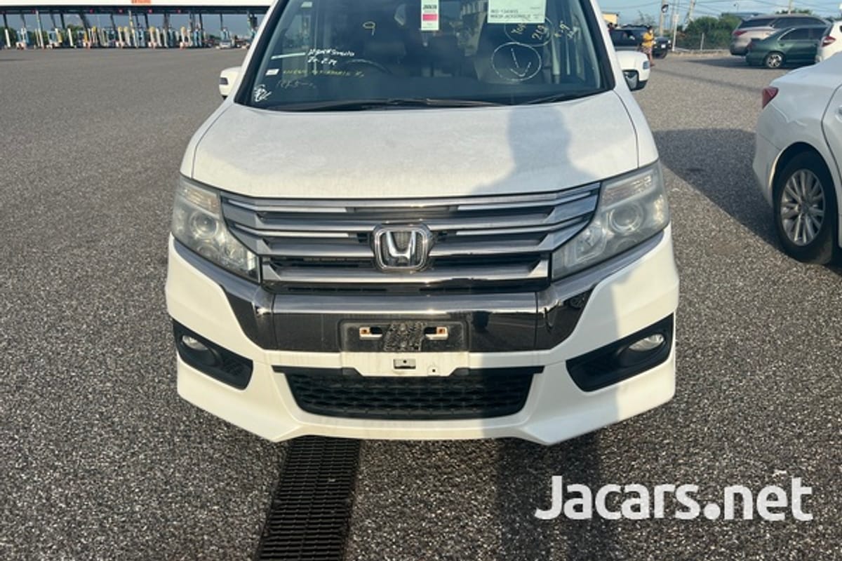 Honda Stepwgn Spada 2,0L 2014
