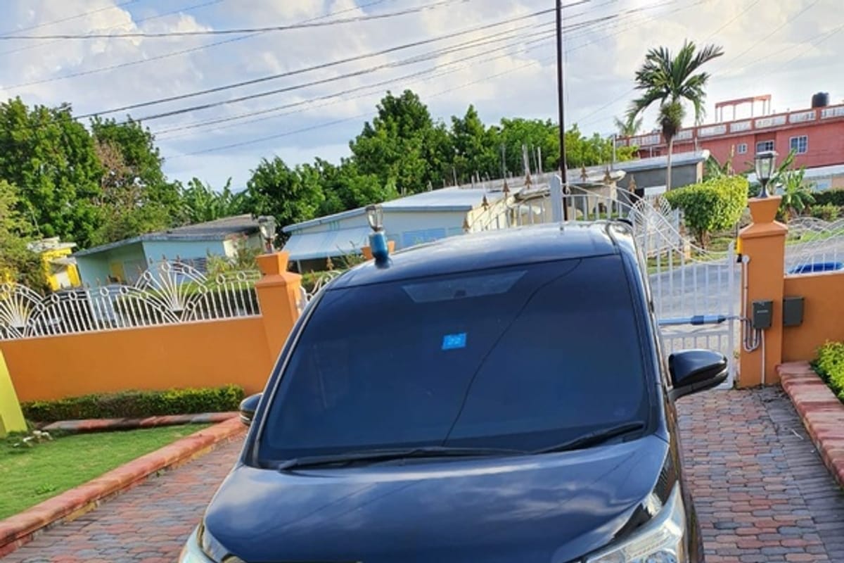 Toyota Noah 2,0L 2015