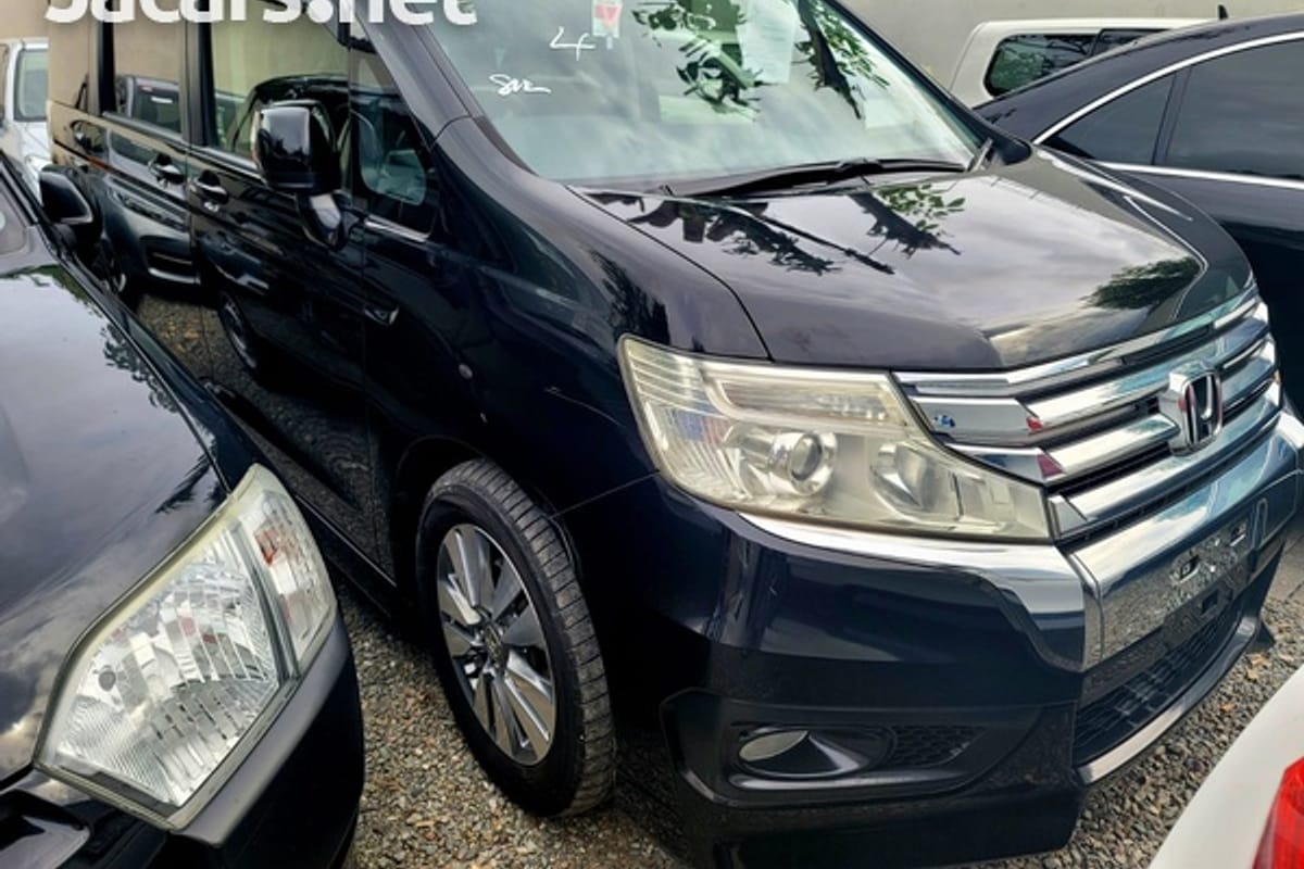 Honda Stepwgn Spada 2,0L 2013