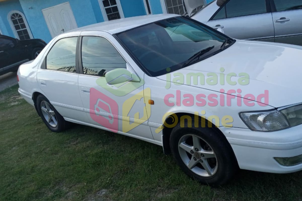 For Sale: 2000 Toyota Camry