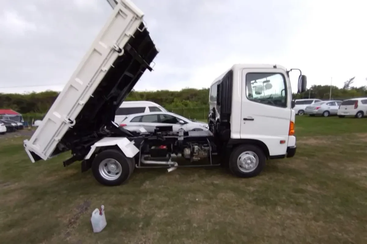 2005 Hino truck newly imported
