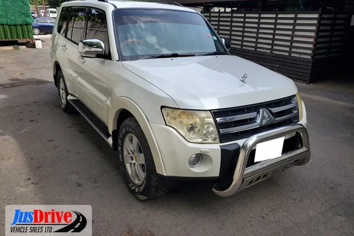 2008 MITSUBISHI PAJERO