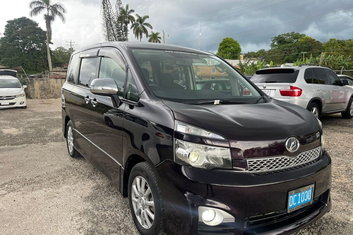 For Sale: 2011 TOYOTA VOXY