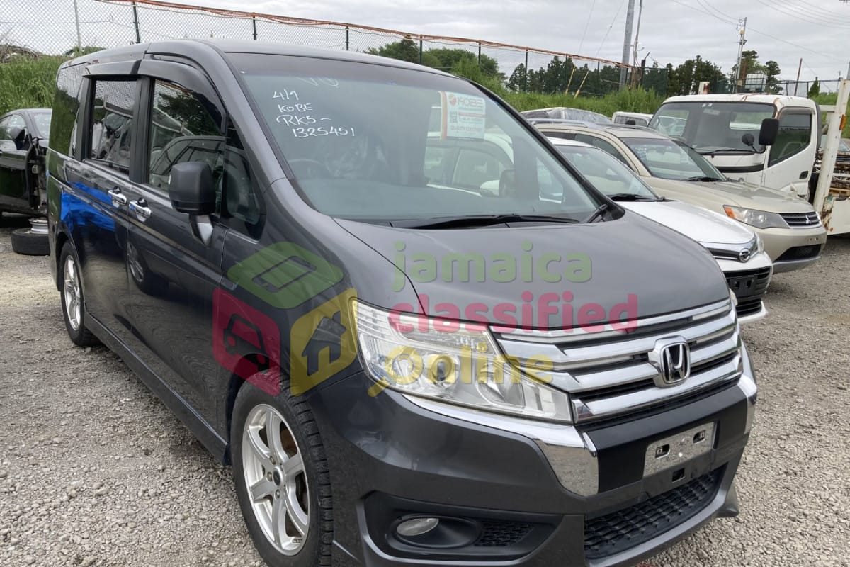 For Sale: 2013 Stepwagon