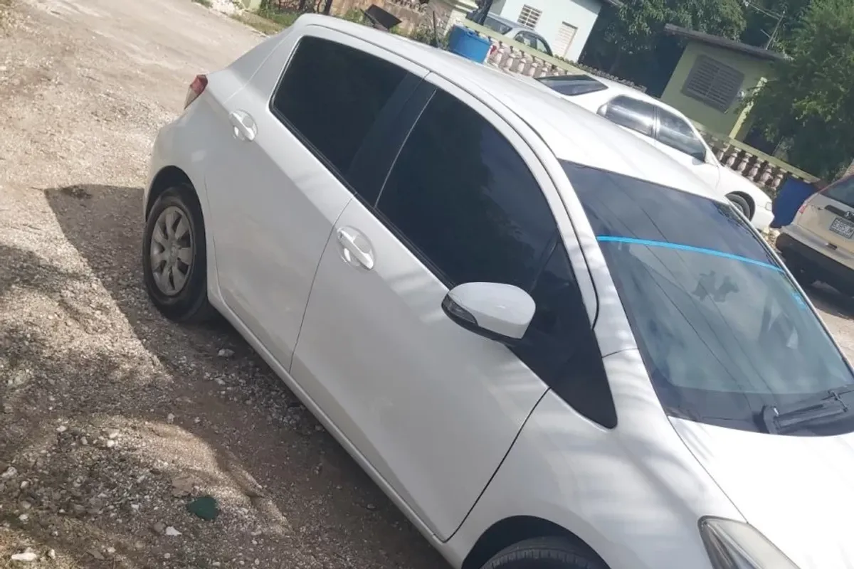 2013 toyota vitz immaculate condition