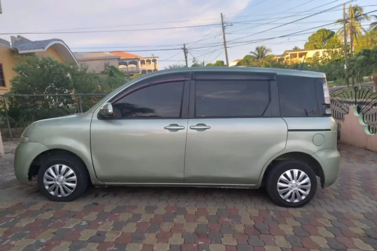 2013 Toyota Sienta