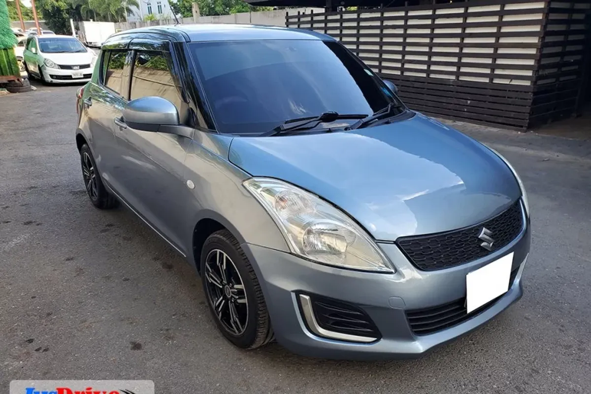 2015 SUZUKI SWIFT