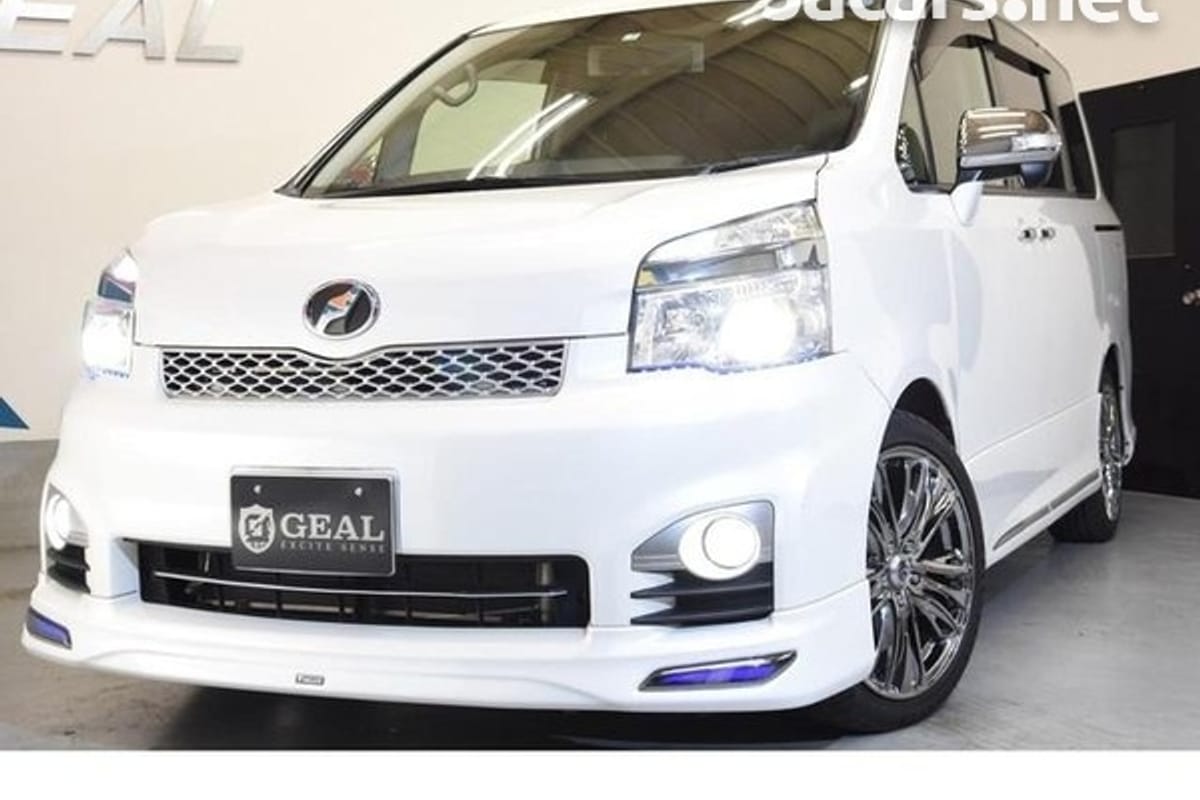 Toyota Voxy 2,0L 2013