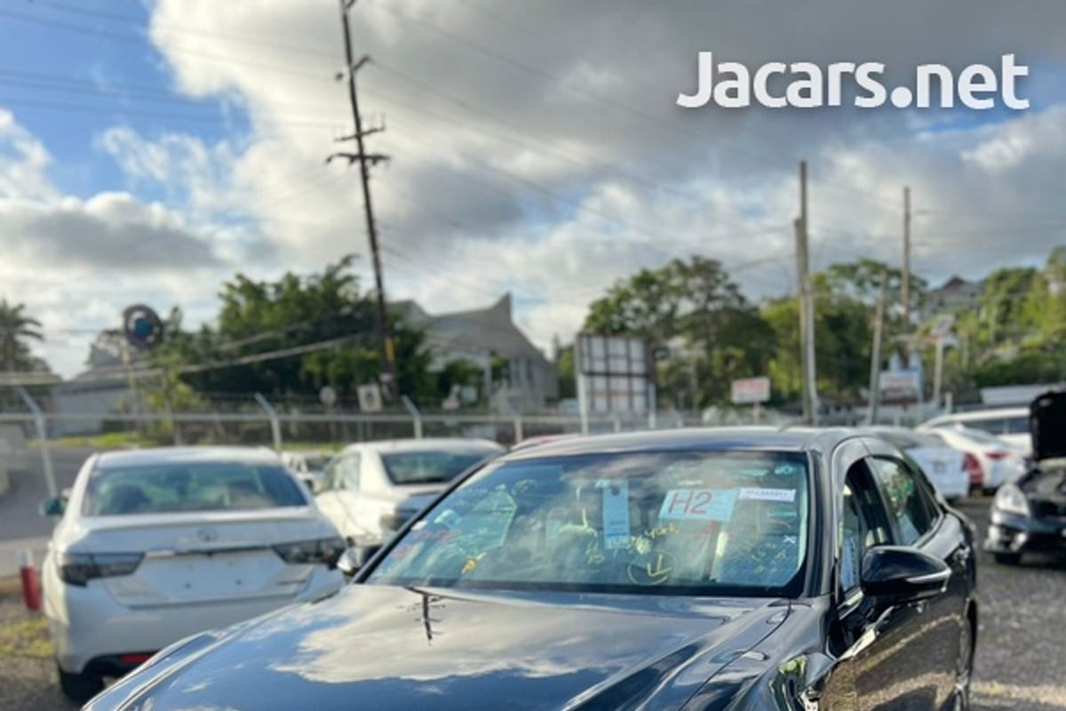 Toyota Crown 2,5L 2016