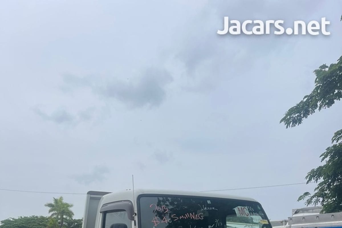 2013 Mitsubishi Canter