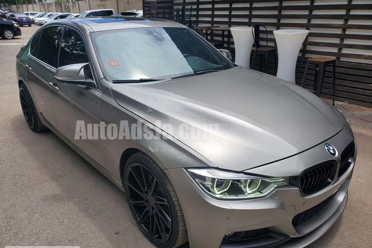 2018 BMW 330i