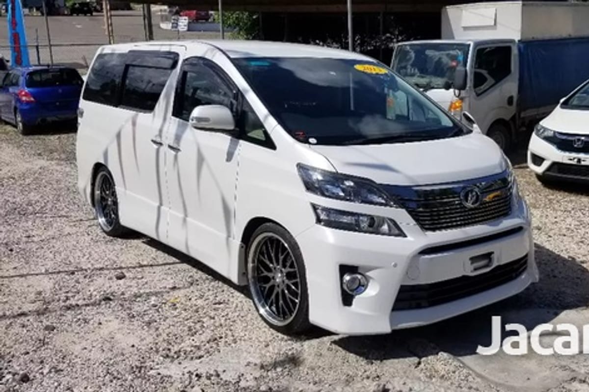 Toyota Vellfire 2,5L 2013