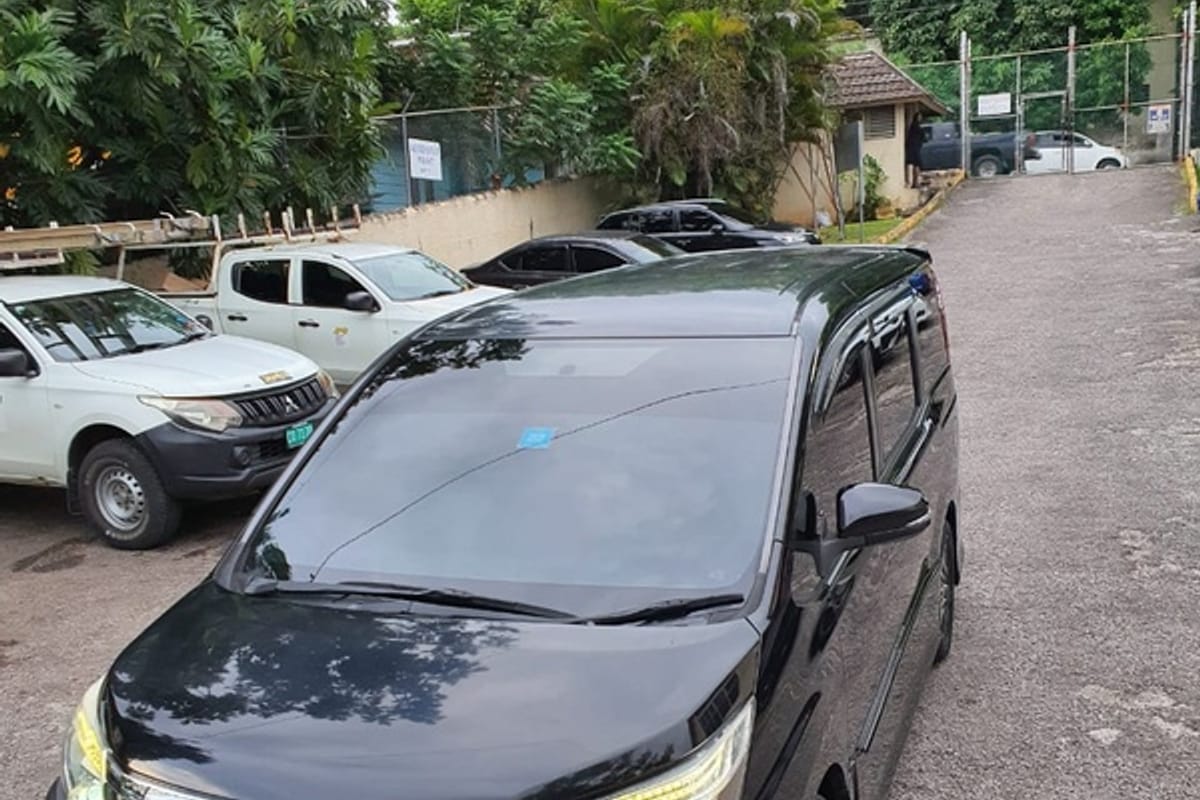 Toyota Noah 2,0L 2015