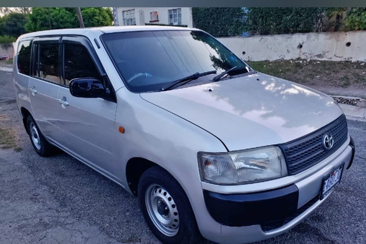 Toyota Probox 1,5L 2013