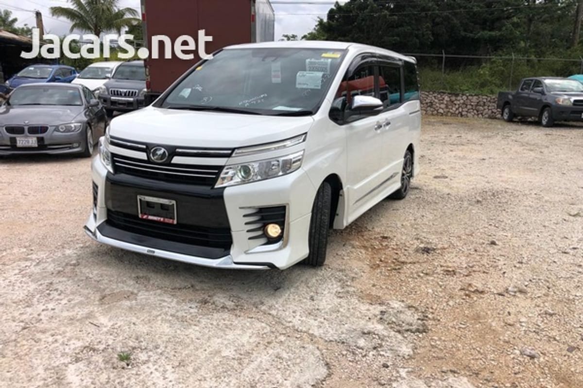 Toyota Voxy 2,0L 2016