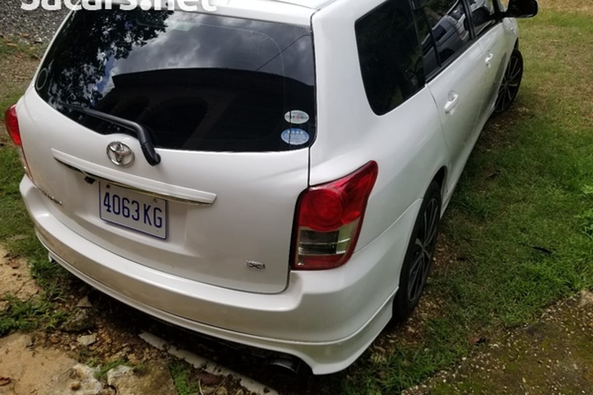 Toyota Fielder 1,5L 2011