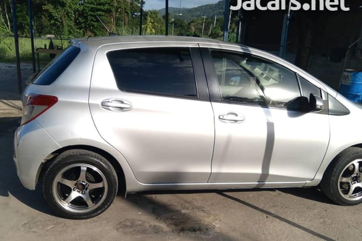 Toyota Vitz 1,0L 2012