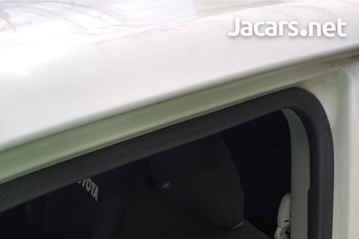 Toyota Succeed 1,3L 2014