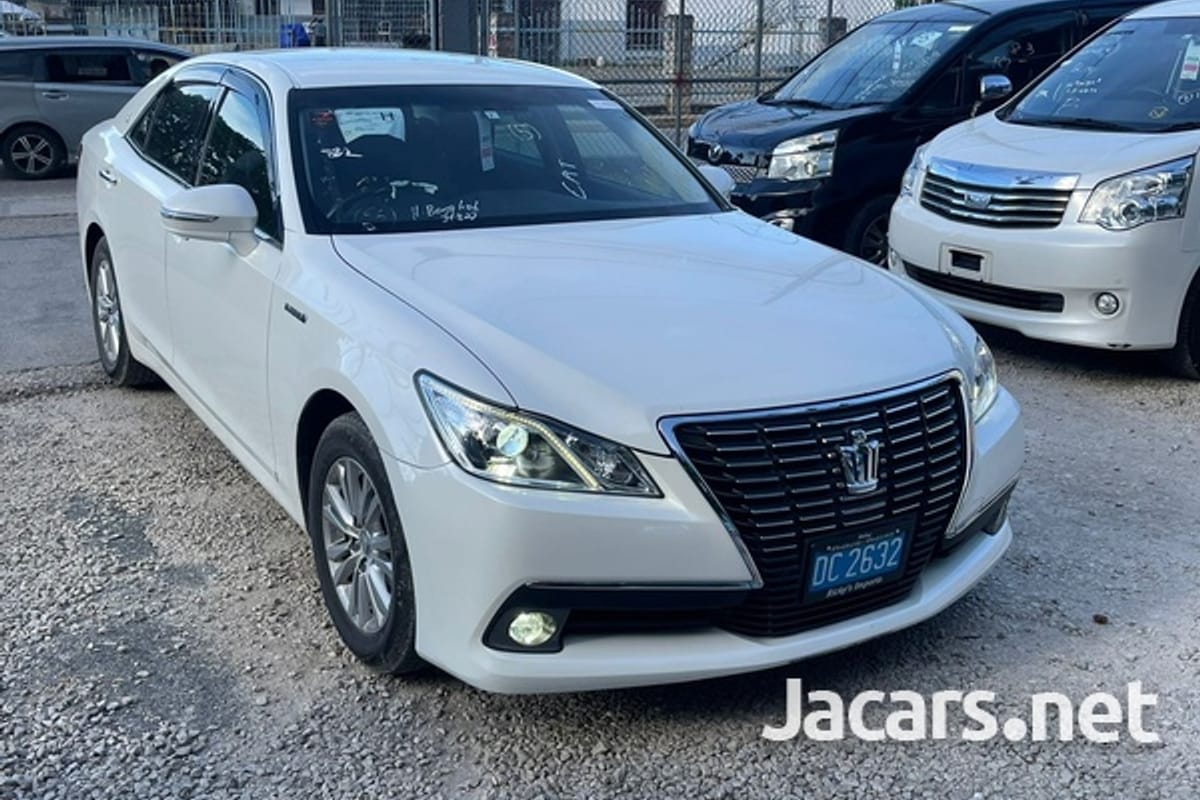 Toyota Crown 2,5L 2015
