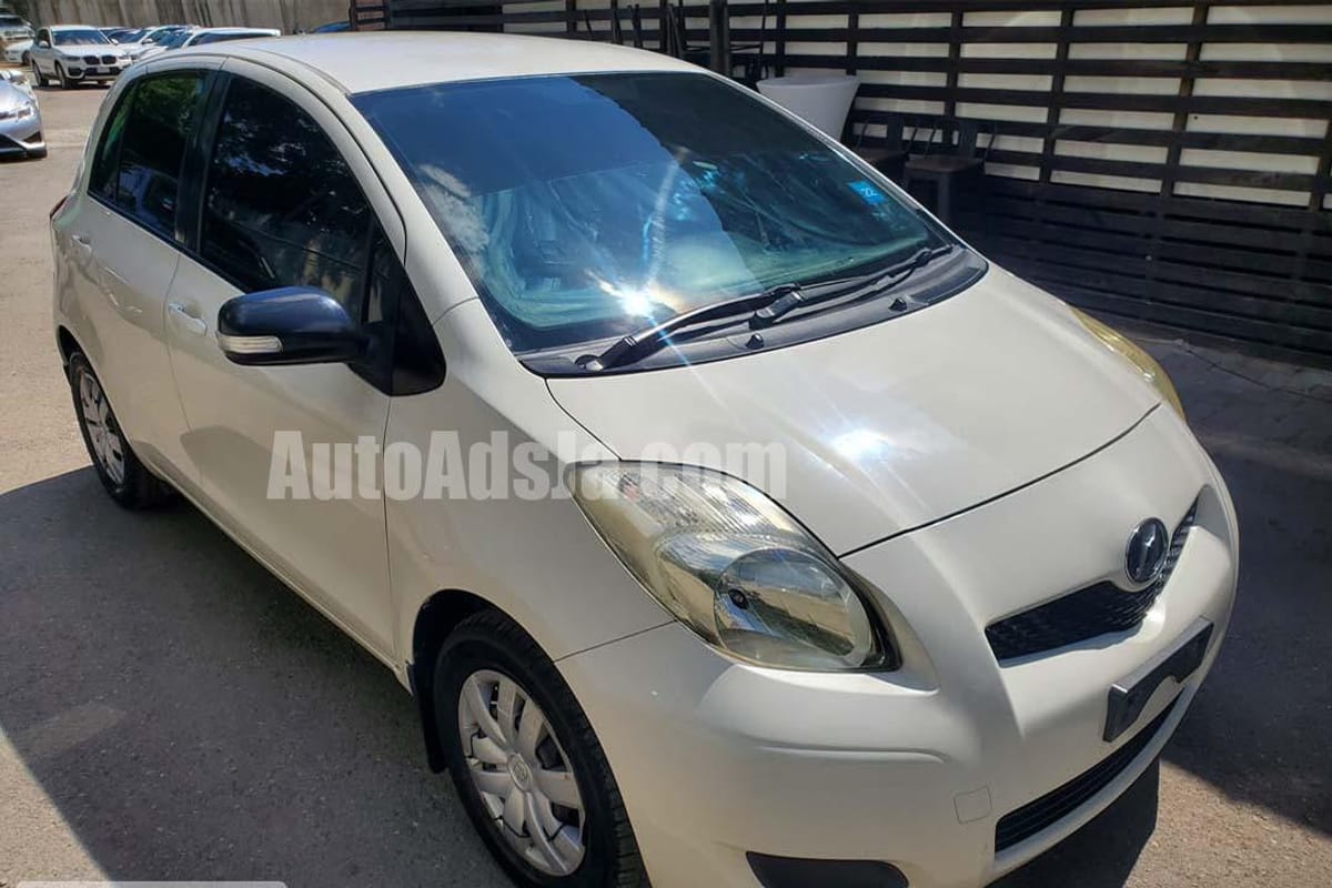 2009 Toyota VITZ