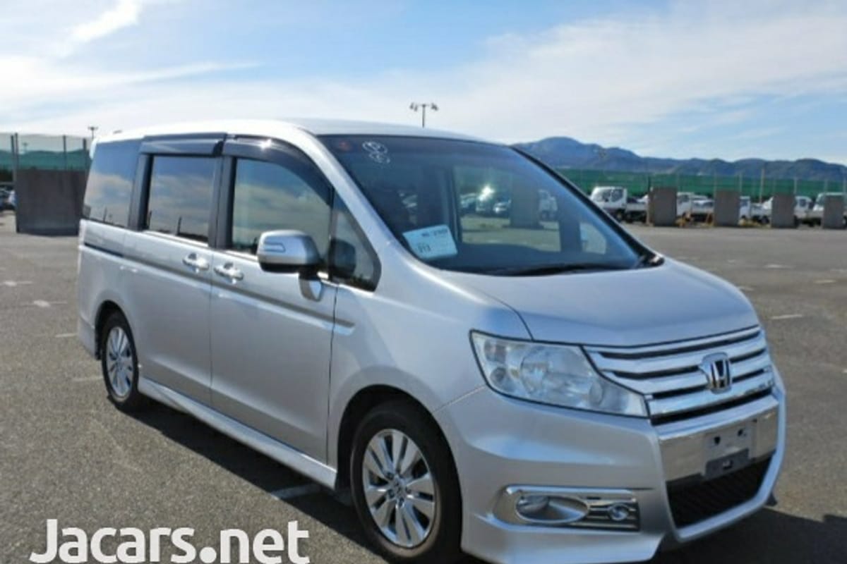 Honda Stepwgn Spada 2,0L 2012