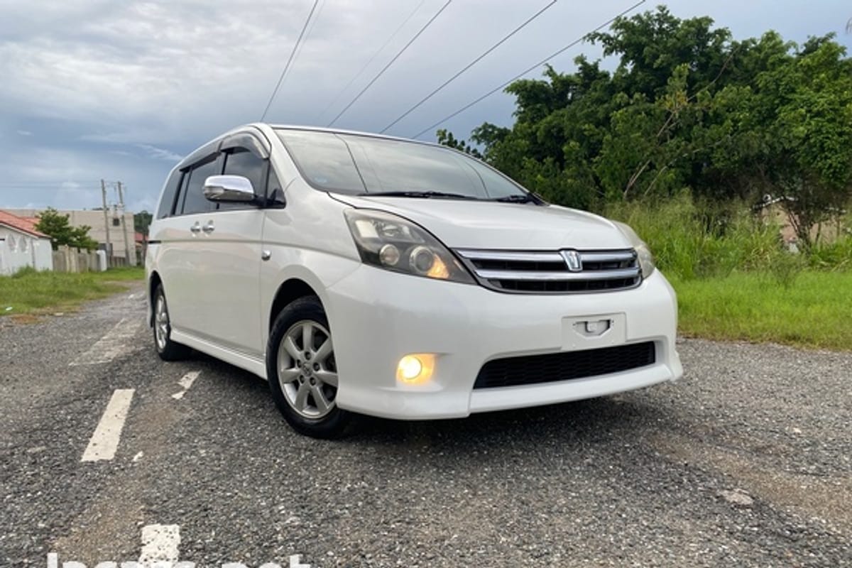 Toyota Isis 1,8L 2012
