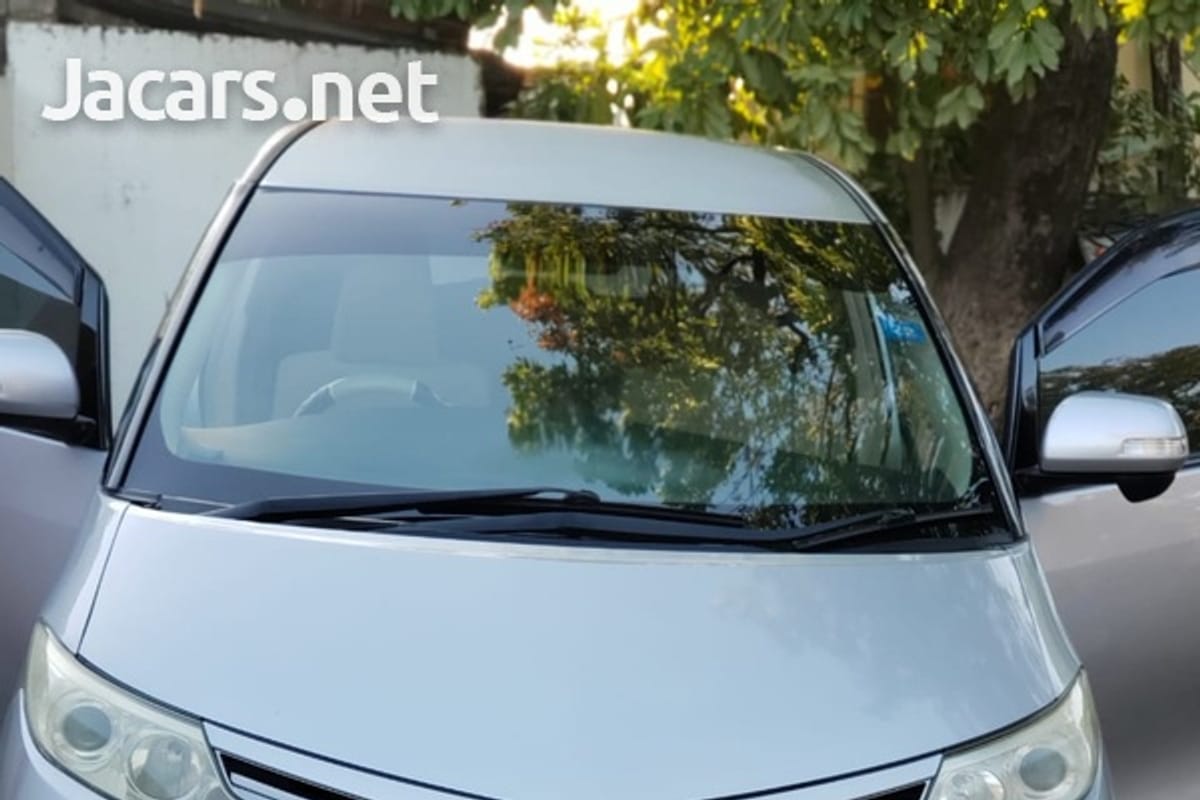 Toyota Estima 2,4L 2013