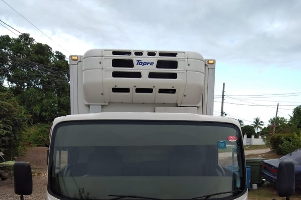 2012 Isuzu Elf Truck