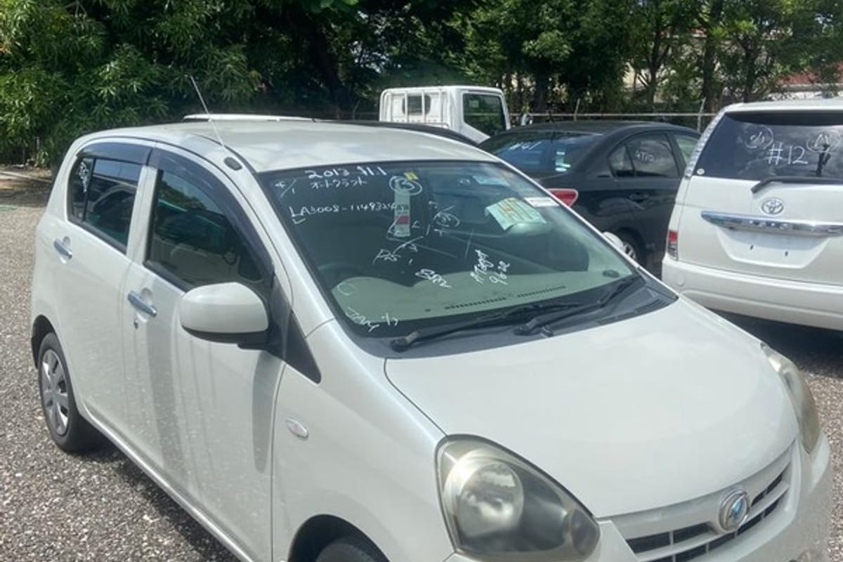 Daihatsu MIRA 0,7L 2013