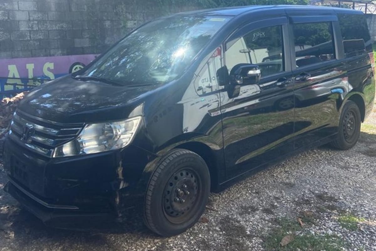 Honda Stepwgn 2,0L 2014