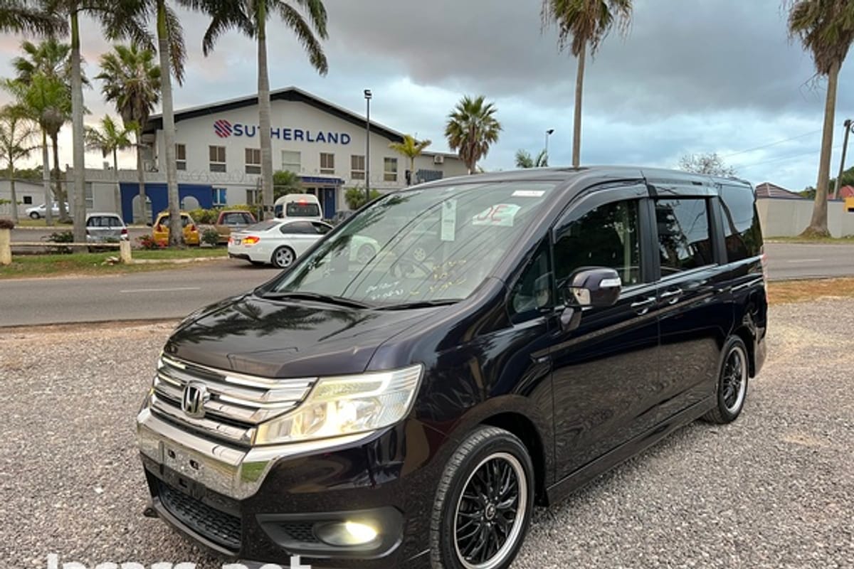 Honda Stepwgn Spada 2,0L 2013