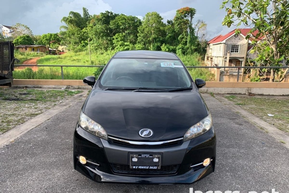 Toyota Wish 2,0L 2013