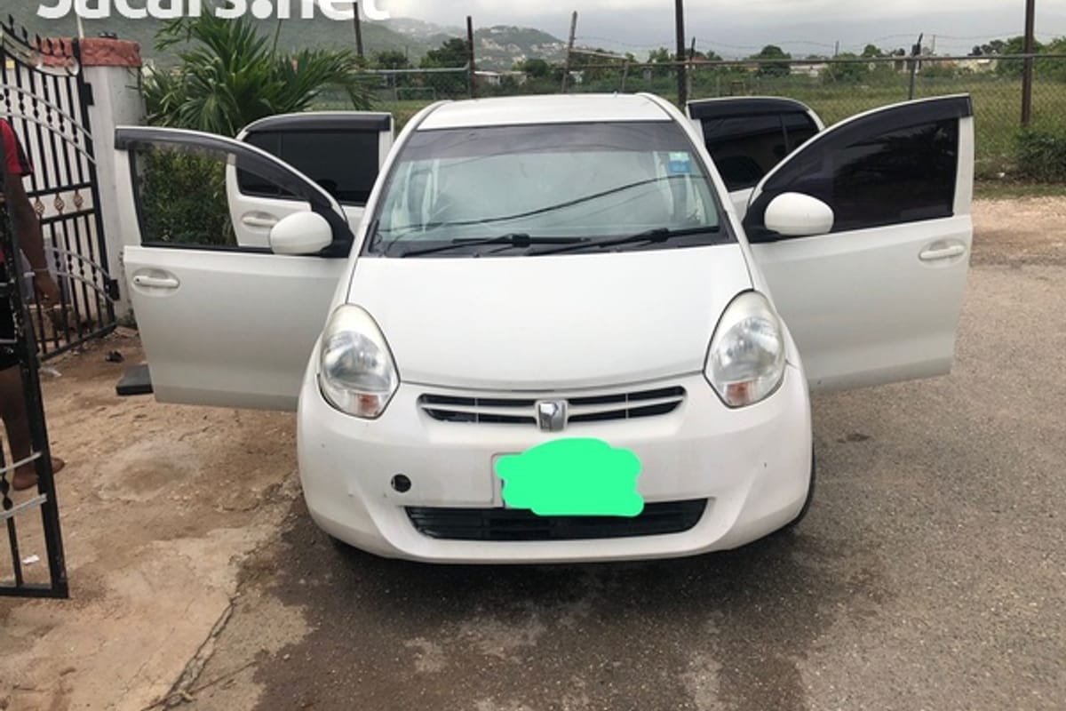 Toyota Passo 1,0L 2012