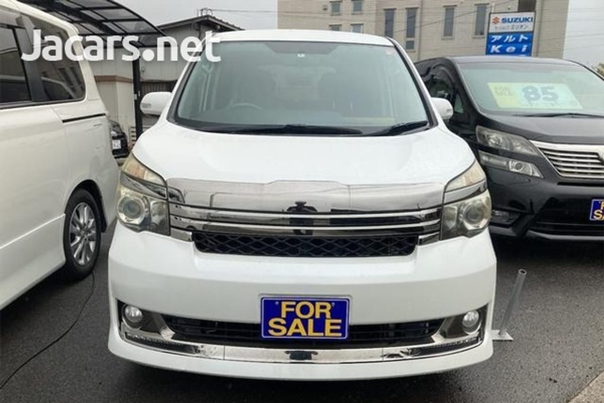 Toyota Voxy 2,0L 2013