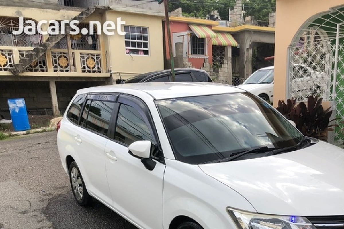 Toyota Fielder 1,5L 2014