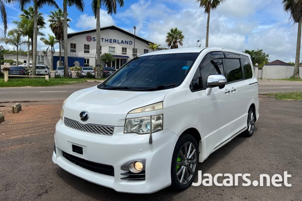 Toyota Voxy 2,0L 2012