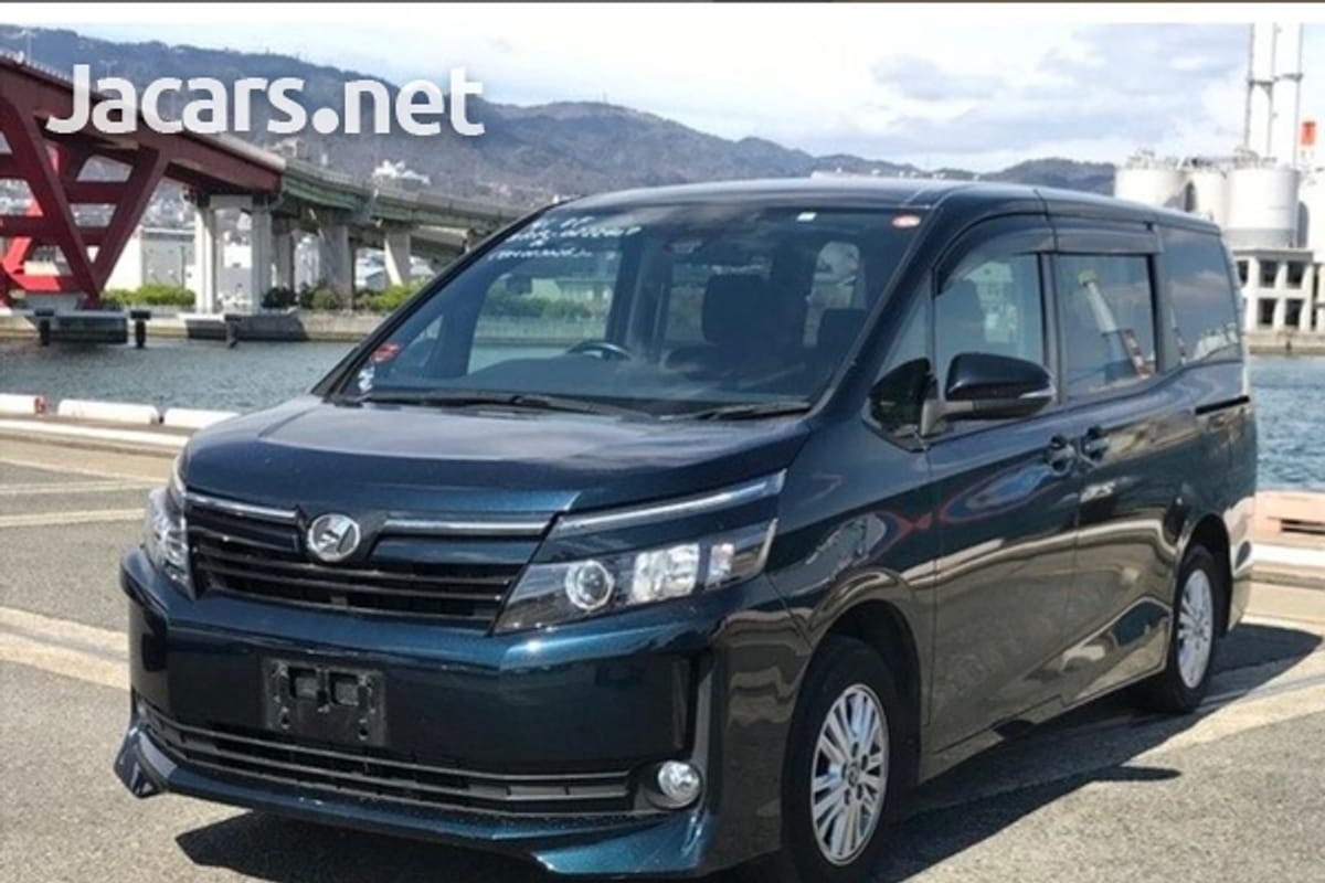 Toyota Voxy 2,0L 2016