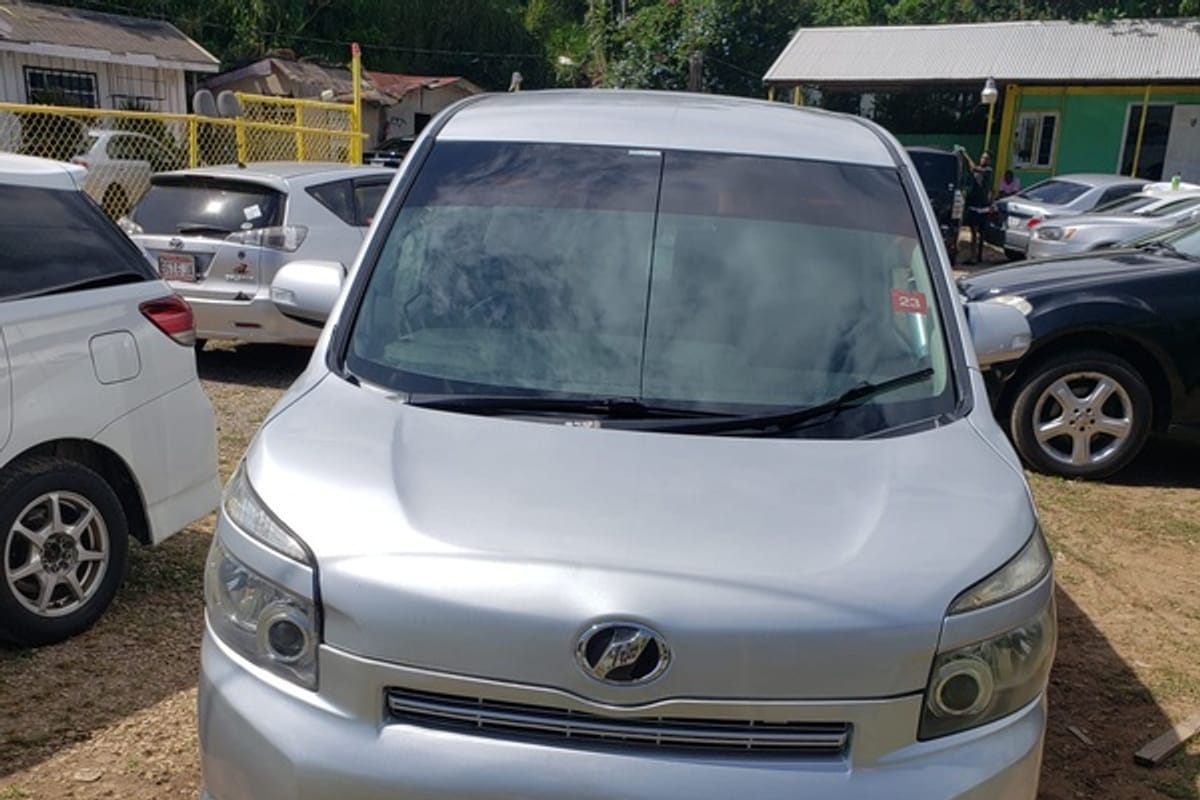 Toyota Voxy 2,0L 2008