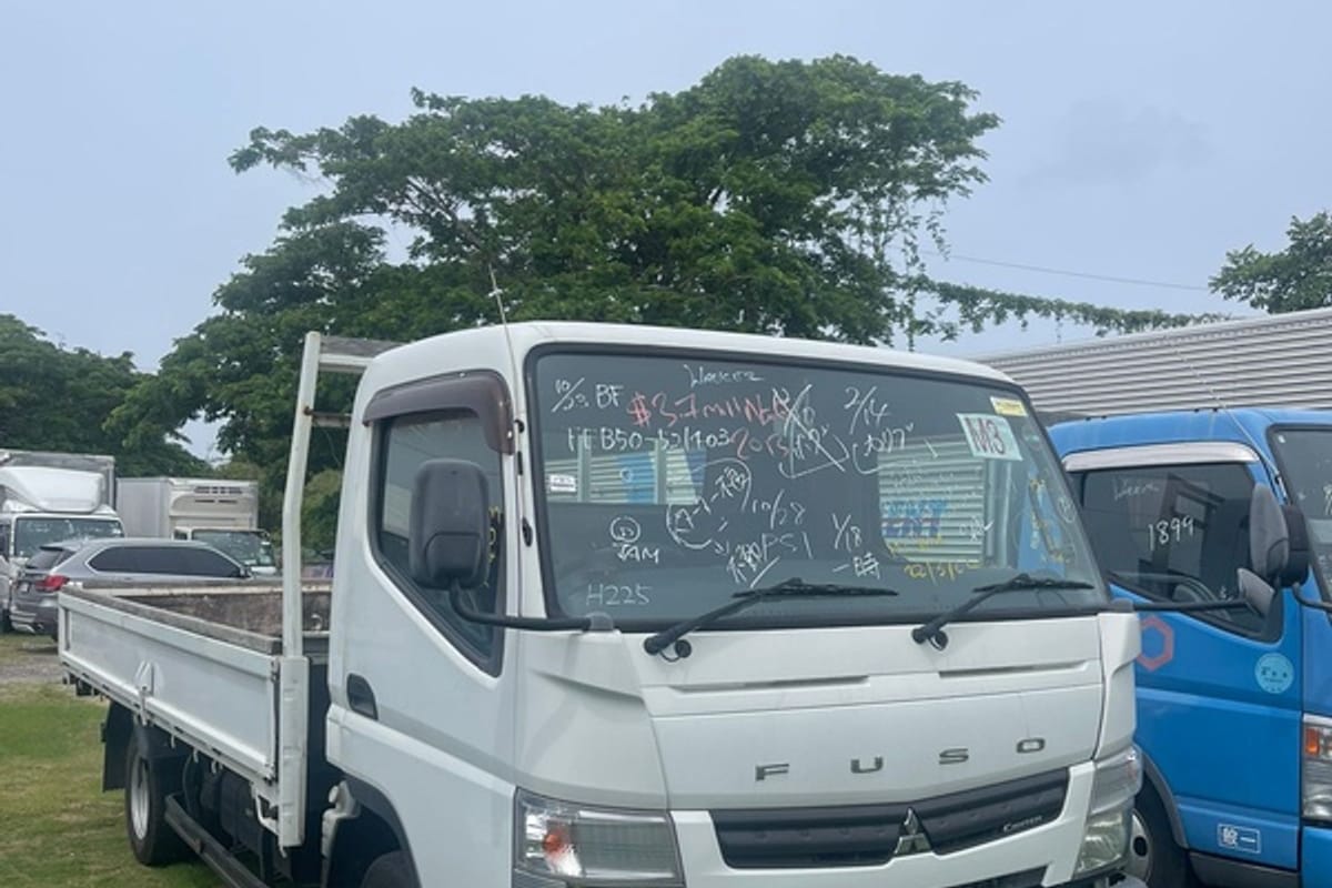 2013 Mitsubishi Canter