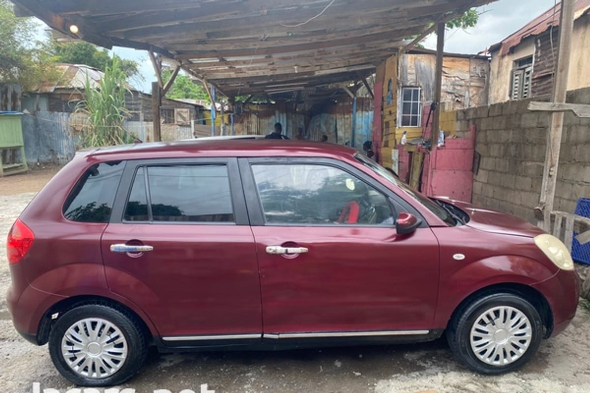 Mazda Verisa 1,5L 2012