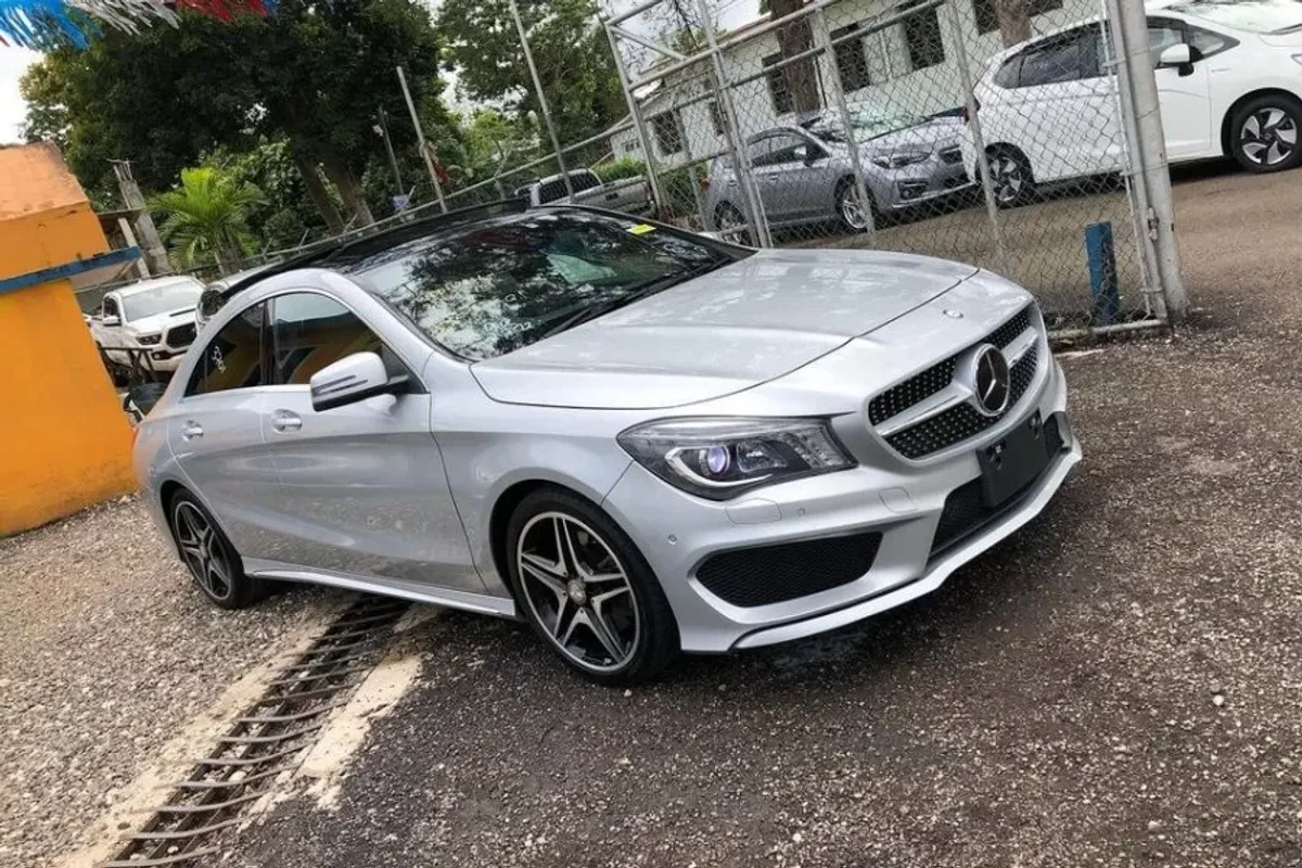Newly Imported 2016 Benz C250 (4 matic)