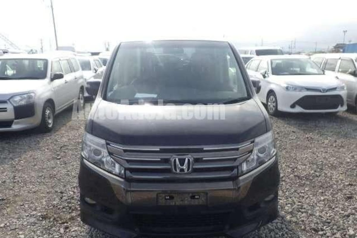 2013 Honda Stepwagon Spada
