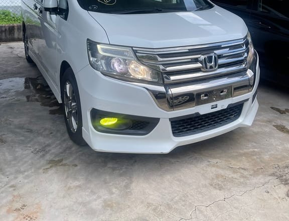 Honda Stepwgn Spada 2,0L 2013