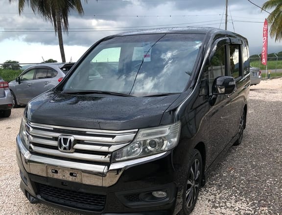 Honda Stepwgn Spada 2,0L 2013