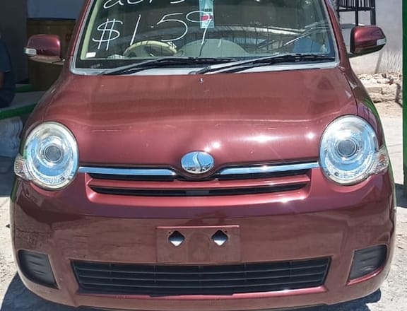 Toyota Sienta 1,3L 2013