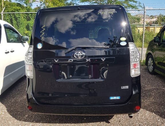 Toyota Voxy 2,0L 2013