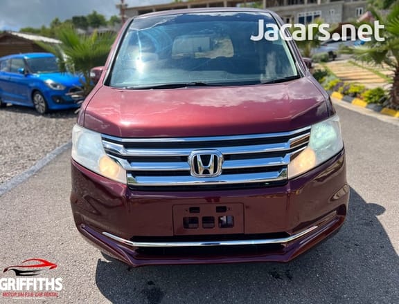 Honda Stepwgn 2,0L 2013