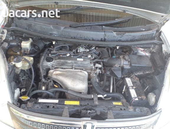 Toyota Isis 2,0L 2006