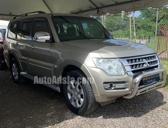2015 Mitsubishi Pajero